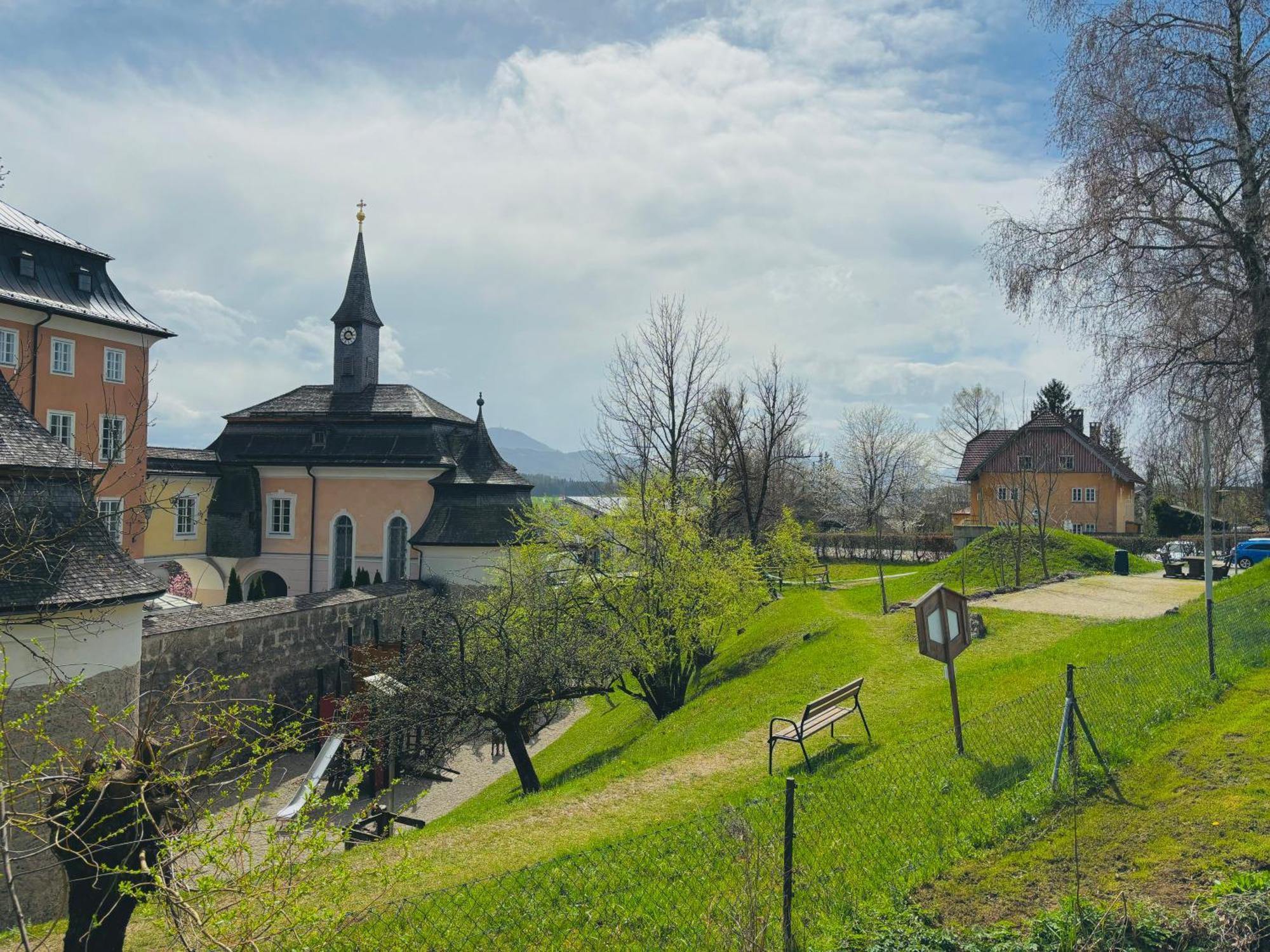 Gaesthaus "Seeblick" Seekirchen am Wallersee Ngoại thất bức ảnh