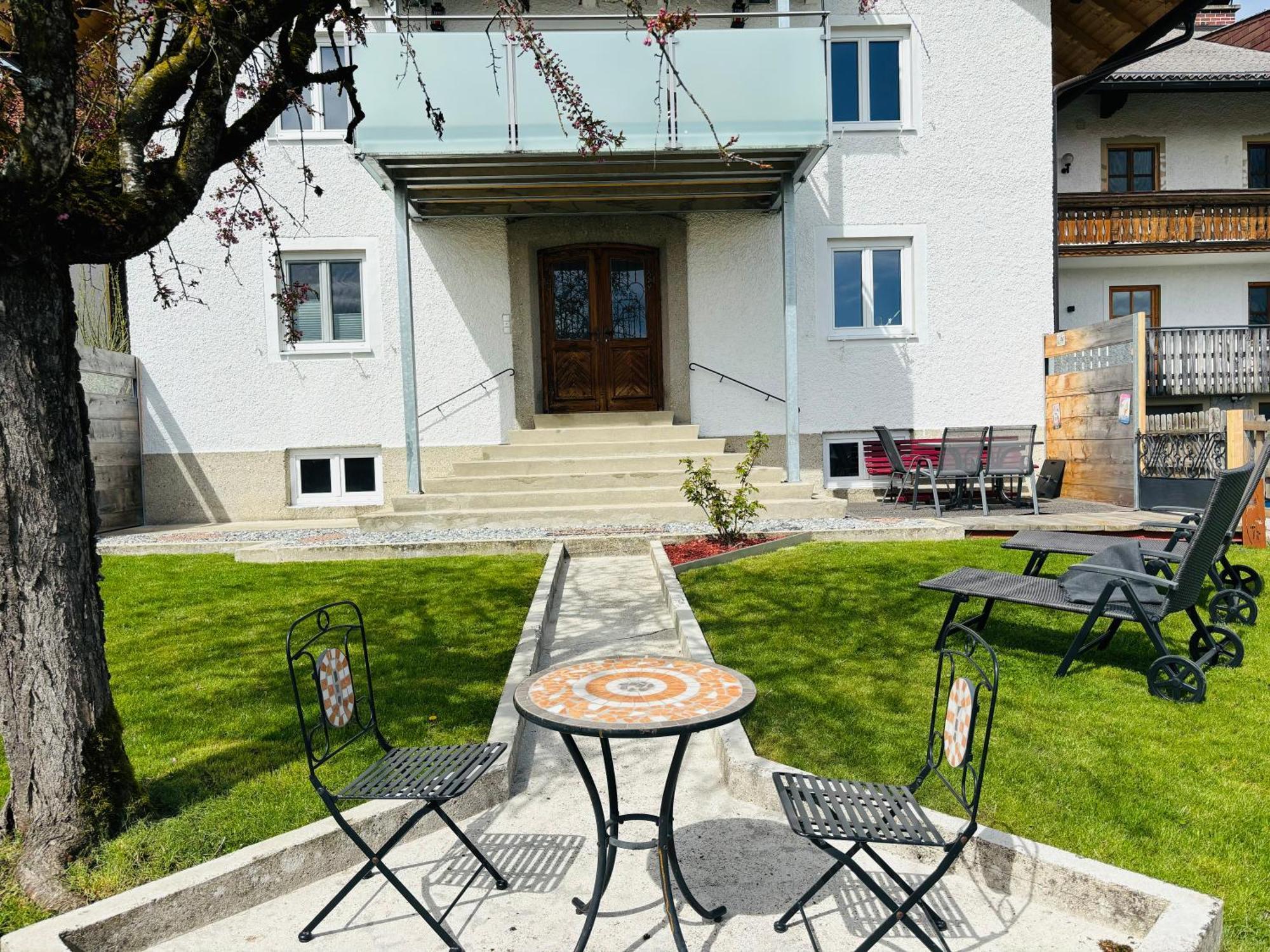 Gaesthaus "Seeblick" Seekirchen am Wallersee Phòng bức ảnh
