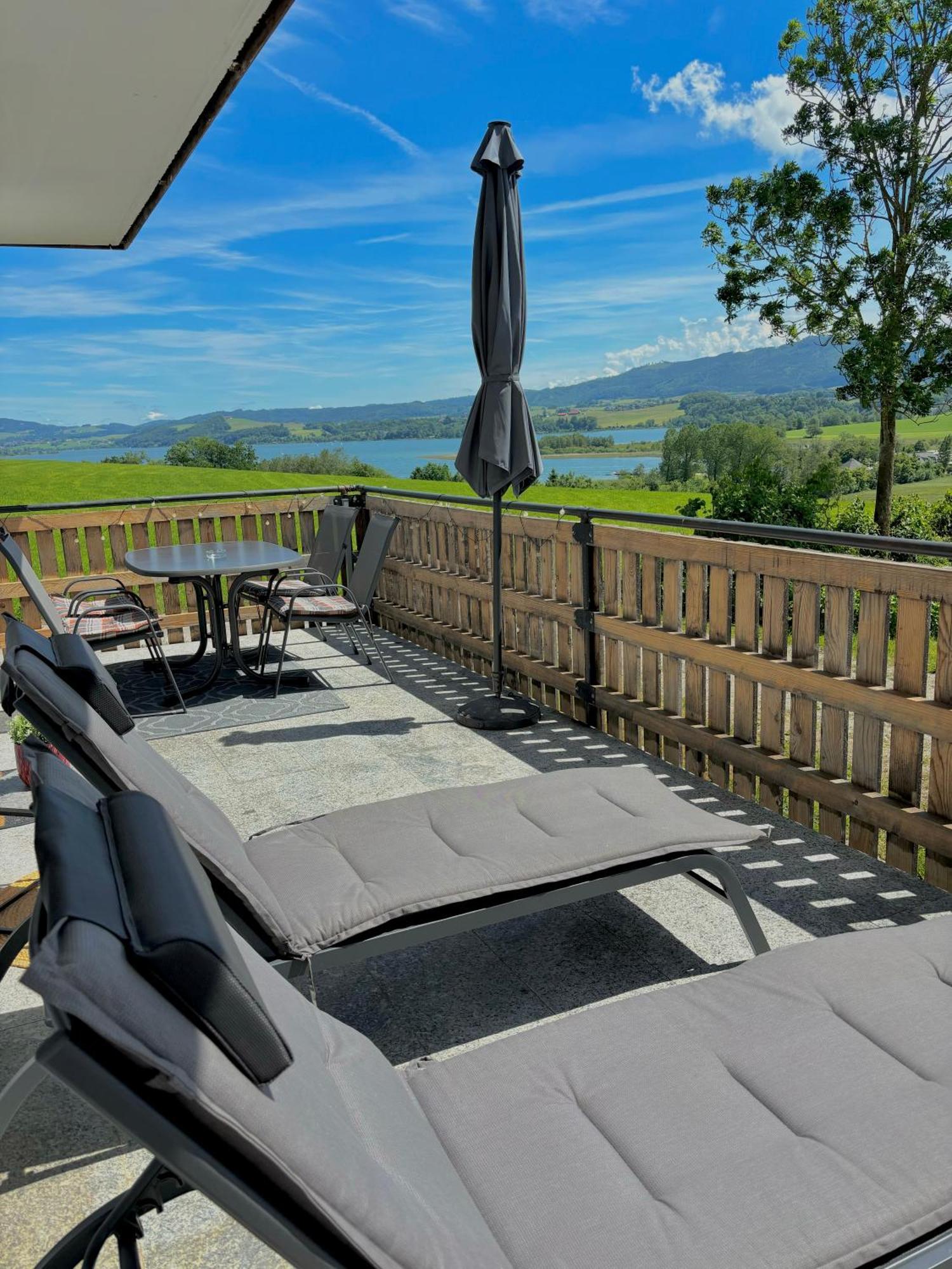 Gaesthaus "Seeblick" Seekirchen am Wallersee Ngoại thất bức ảnh