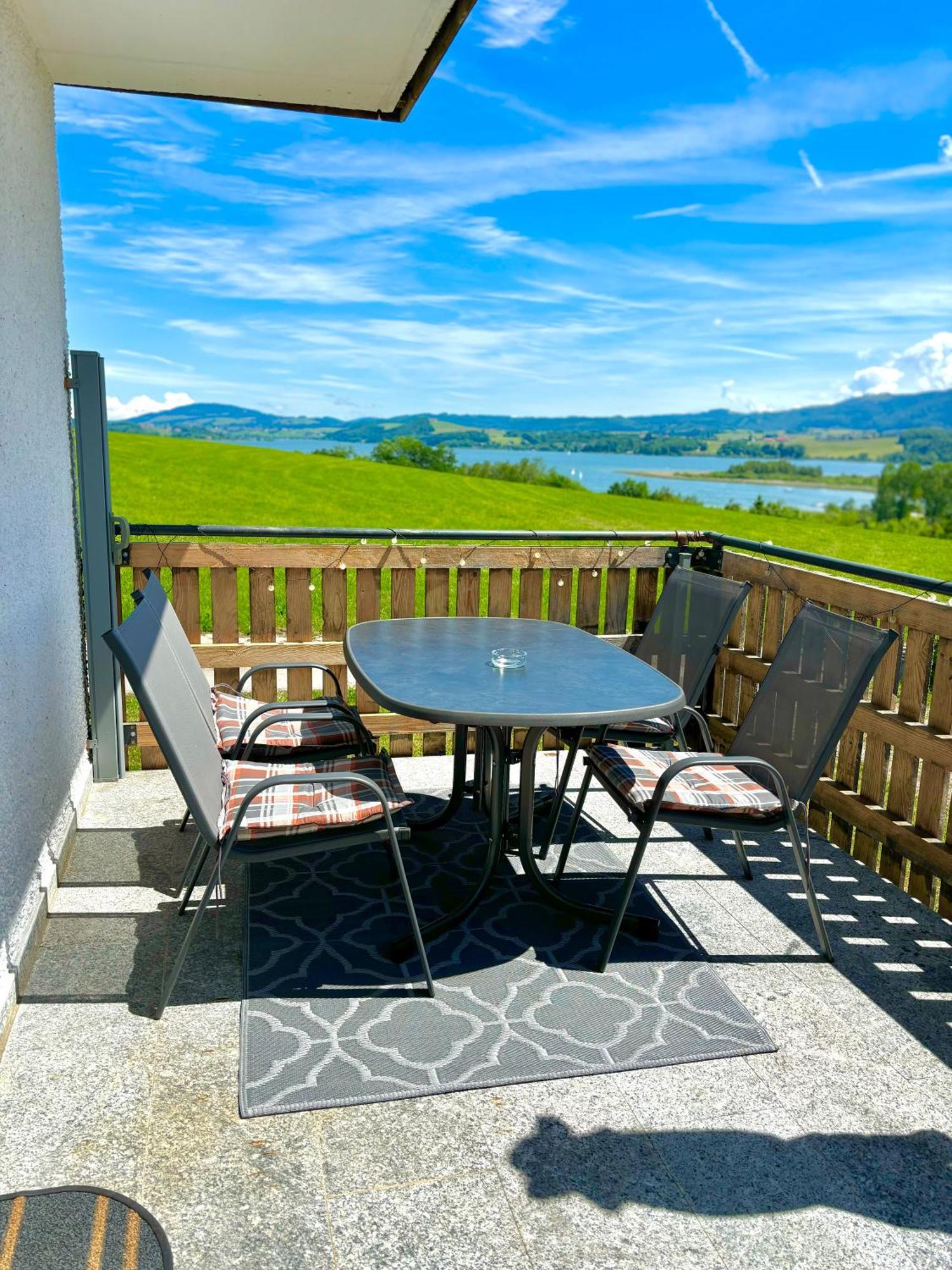 Gaesthaus "Seeblick" Seekirchen am Wallersee Ngoại thất bức ảnh
