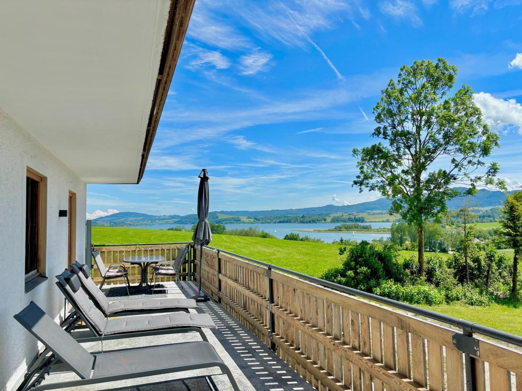Gaesthaus "Seeblick" Seekirchen am Wallersee Ngoại thất bức ảnh